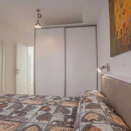 Apartman Madonnina Cres Exterior foto